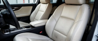 Чем почистить светлую кожу в автомобиле